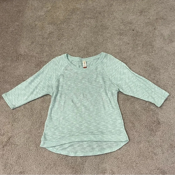 No Boundaries 3/4 Length Sleeve Top - Picture 1 of 4